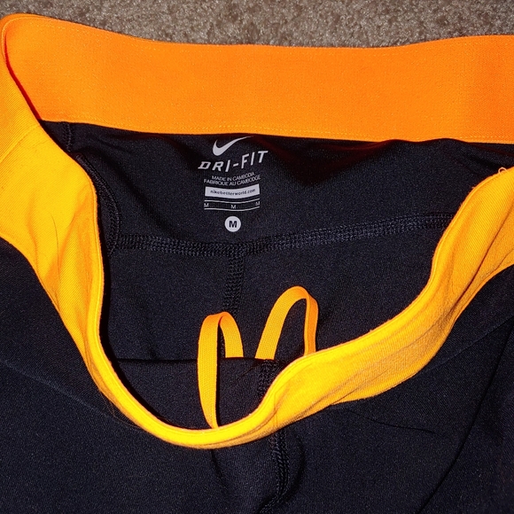 Nike crop leggings - Picture 3 of 3